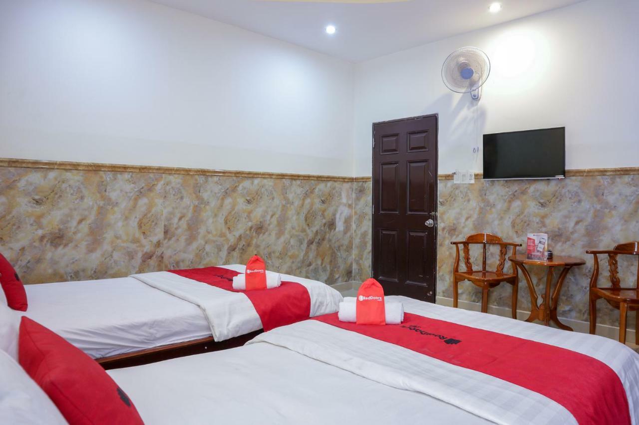 Reddoorz Plus Near Mien Tay Bus Station 2 Ho Chi Minh-Byen Eksteriør billede